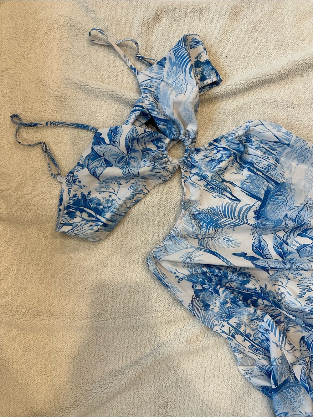 SHEIN Blue White Toile Floral Cutout Ring Maxi Dress Size Medium